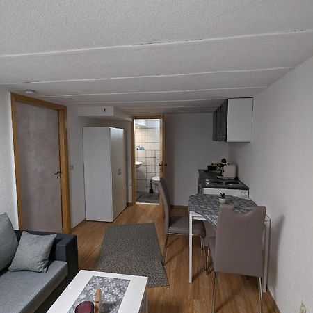 Direkt An Der S-Bahn Gelegenes Gemutliches Souterrain Apartment Mit Privatem Zugang Troisdorf Exterior foto
